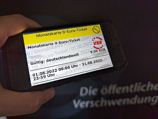 Bund der Steuerzahler gegen 9-Euro-Ticket für Berlin