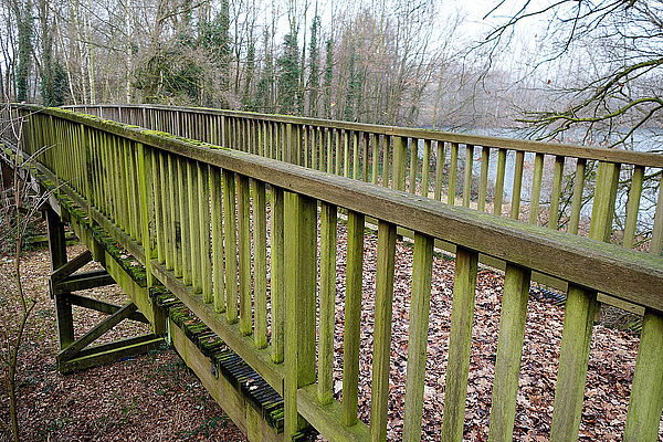 Brücke in Meerbusch am Latumer See Brücke in Meerbusch am Latumer See