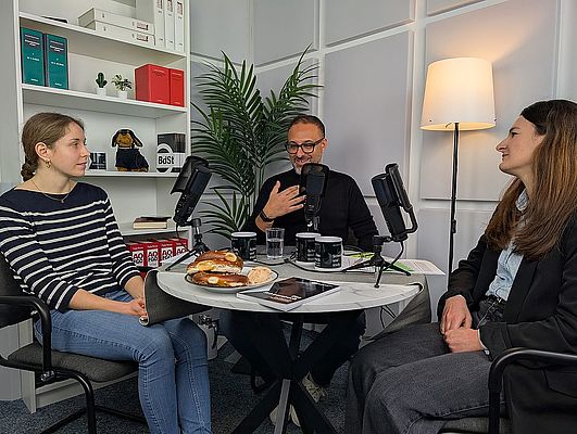 Premiere für „Die Steuerklärer - unterwegs": BdSt Hamburg zu Gast beim BdSt Hessen - und erstmals auf YouTube.