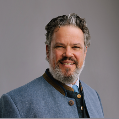 Dipl.-Volkswirt Michael von Hohenhau