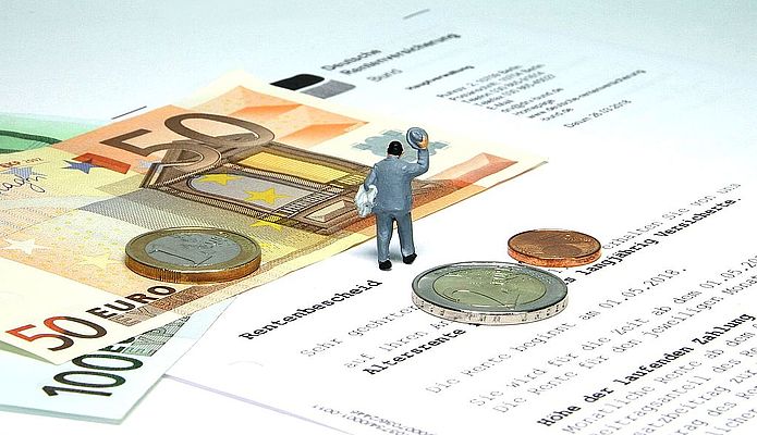 Immer mehr Rentner zahlen Steuern Immer mehr Rentner zahlen Steuern