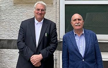 Anwalt Wilhelm Achelpöhler mit dem Kläger Hans-Joachim Lehmann. Foto: Sabina Büttner