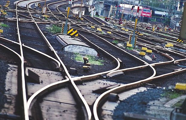Bund ist an über 500 Unternehmen beteiligt… Bund ist an über 500 Unternehmen beteiligt…