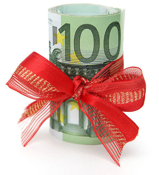 Geldscheinbündel mit Geschenkband