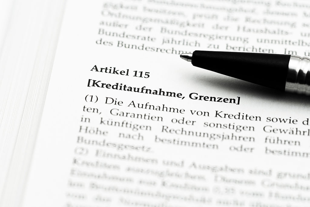 Gesetzestext des Artikels 115 (1) des Grundgesetzes über Kreditaufnahme und Grenzen. 