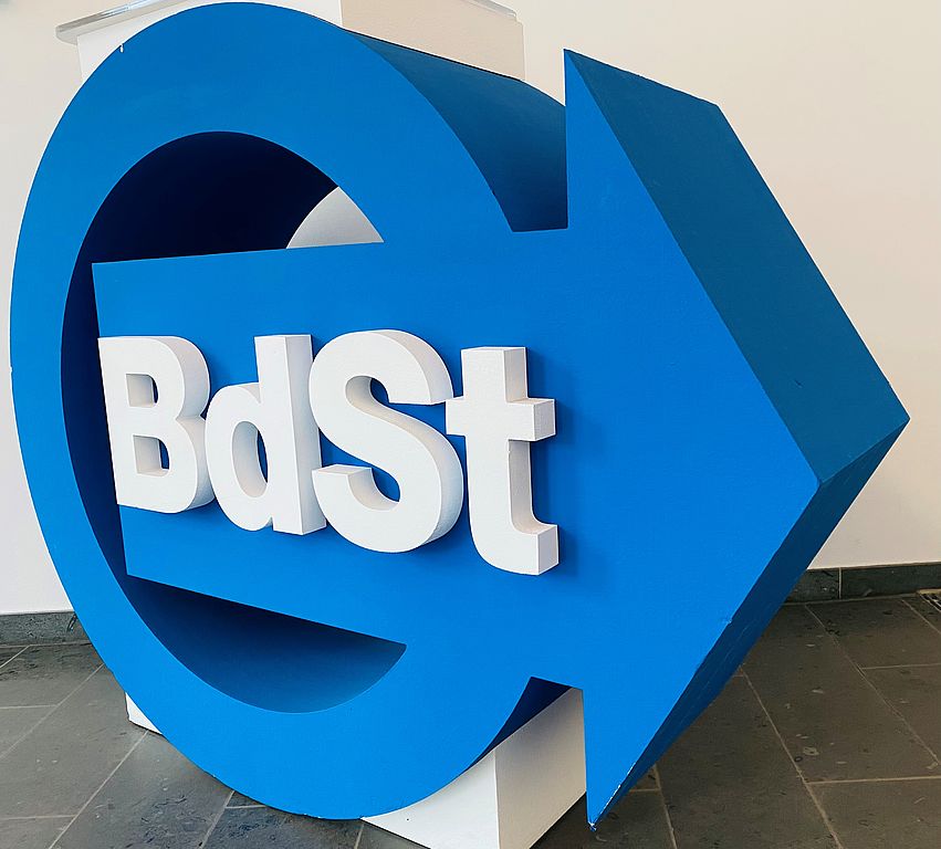 BdSt Logo Tisch mit Logo