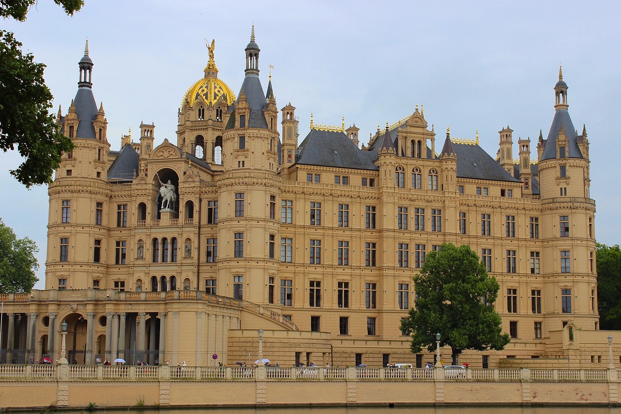 Der Landtag tagt im Schweriner Schloss (Foto: K.Herrmann/pixabay)